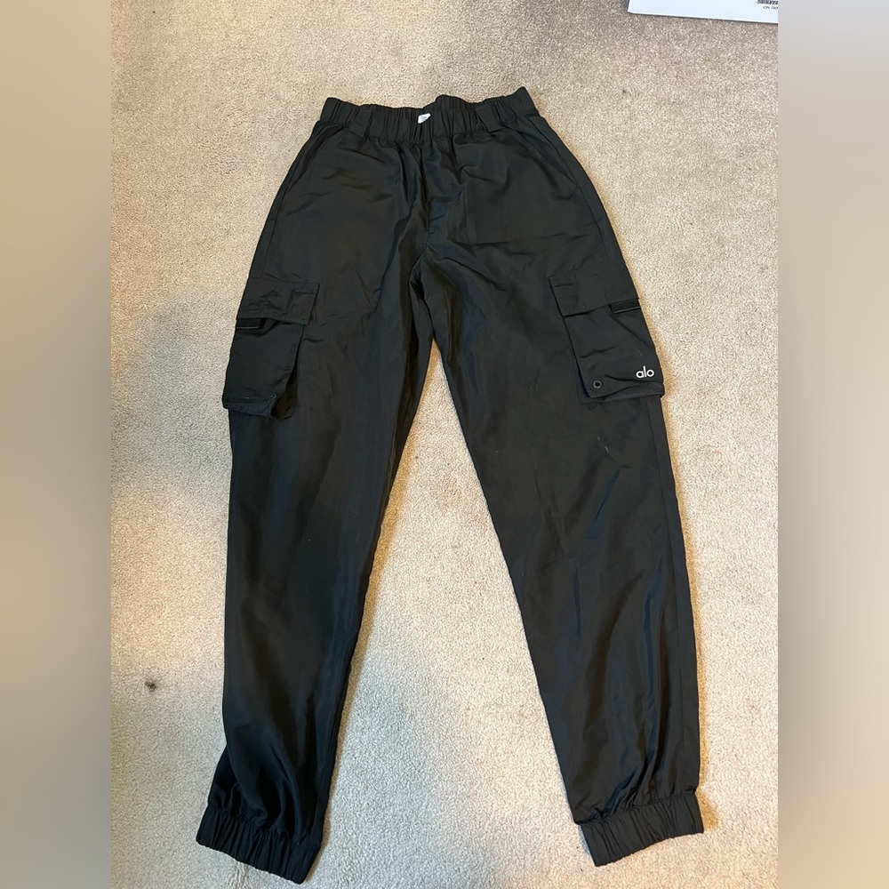 Alo It Girl Pants